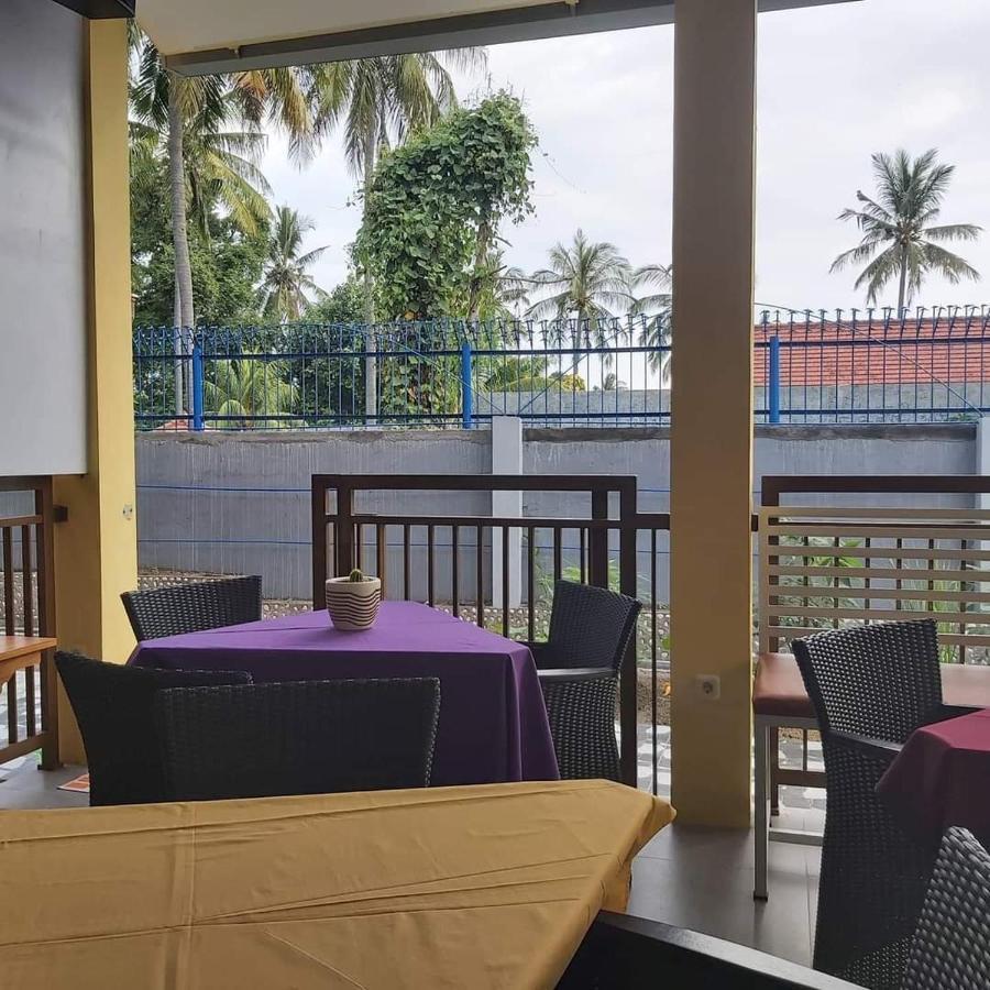 KJ Inn Senggigi Bagian luar foto